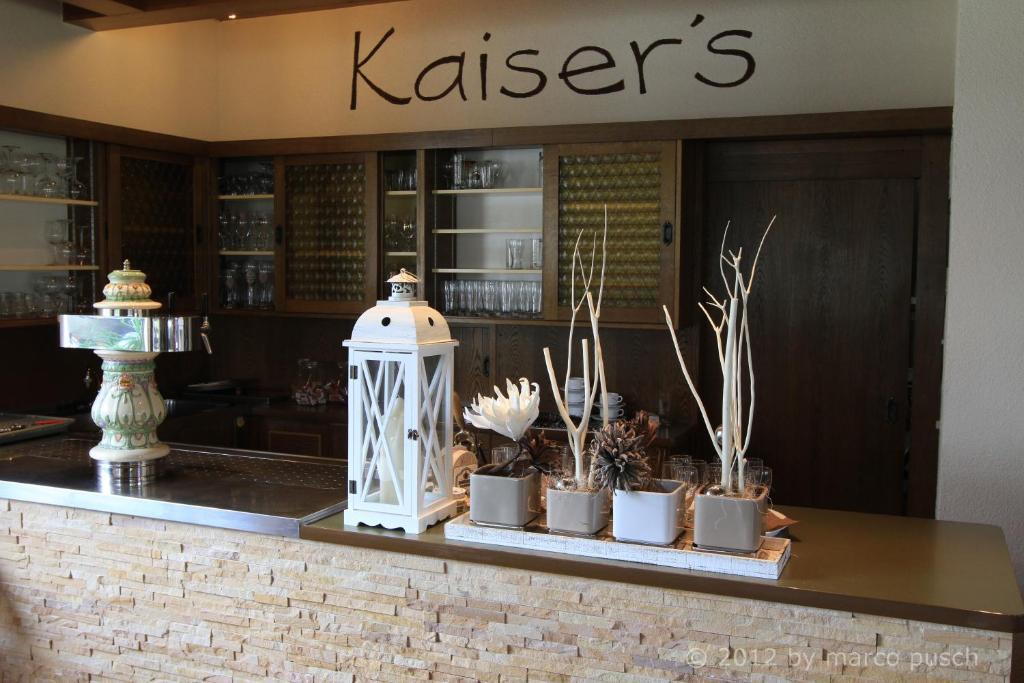 Kaiser'S Weinland Hotel Хаммельбург Экстерьер фото